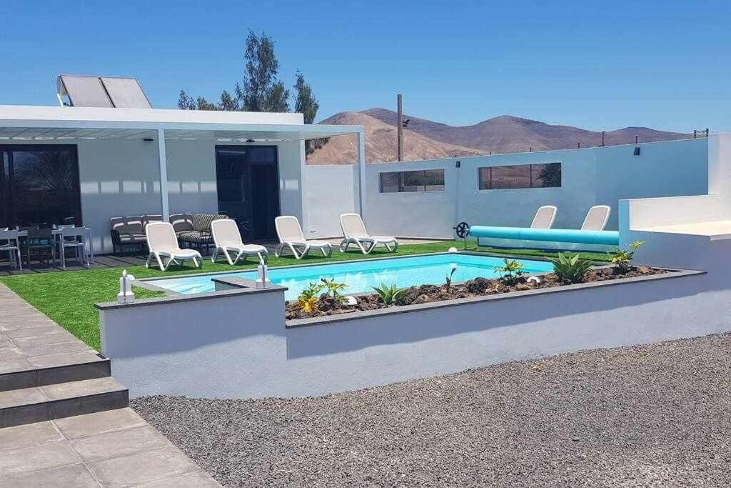 Villa Ponzos Chalet Independiente Y Privado Triquivijate Екстер'єр фото