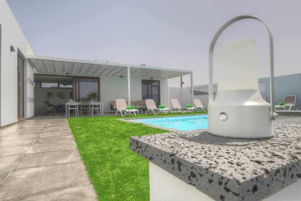 Villa Ponzos Chalet Independiente Y Privado Triquivijate Екстер'єр фото
